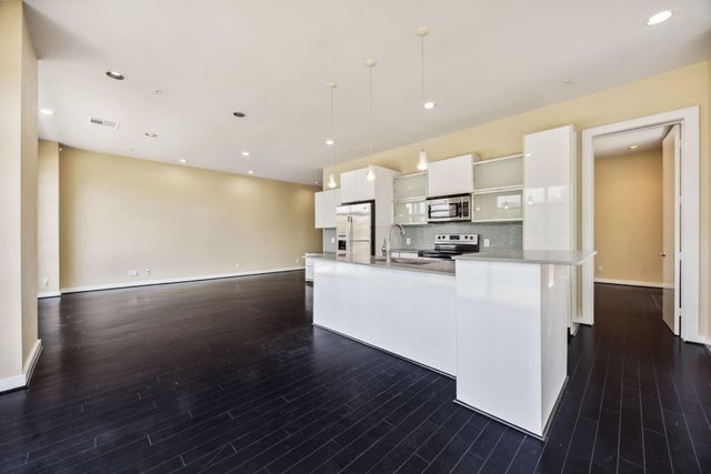 207 Pierce Street 205, Houston, TX 77002