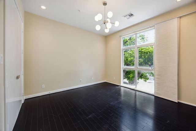 207 Pierce Street 205, Houston, TX 77002