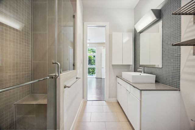 207 Pierce Street 205, Houston, TX 77002