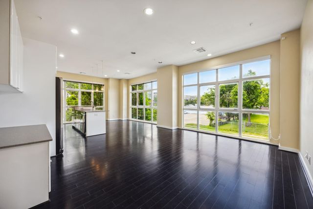 207 Pierce Street 205, Houston, TX 77002