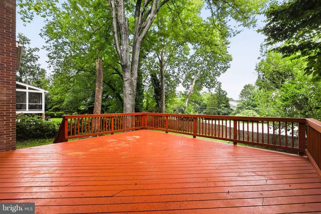 9901 BELHAVEN RD, Bethesda, MD 20817