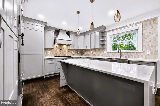 9901 BELHAVEN RD, Bethesda, MD 20817