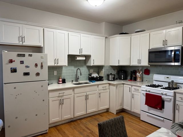 139 London Street 3, Boston, MA 02128