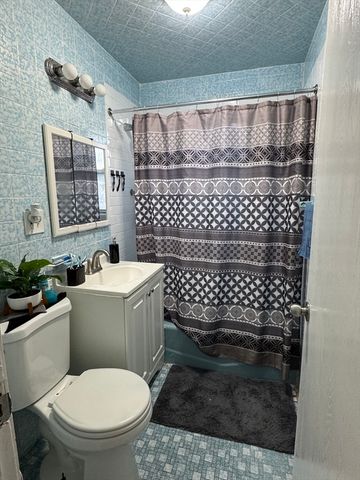 139 London Street 3, Boston, MA 02128