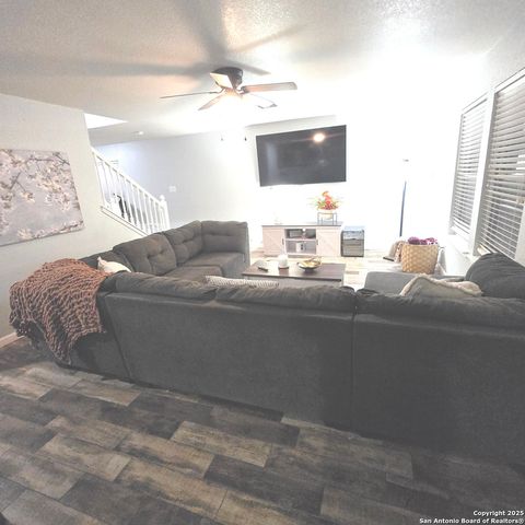 10015 Del Lago, San Antonio, TX 78245