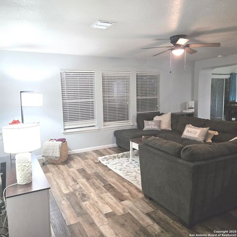 10015 Del Lago, San Antonio, TX 78245