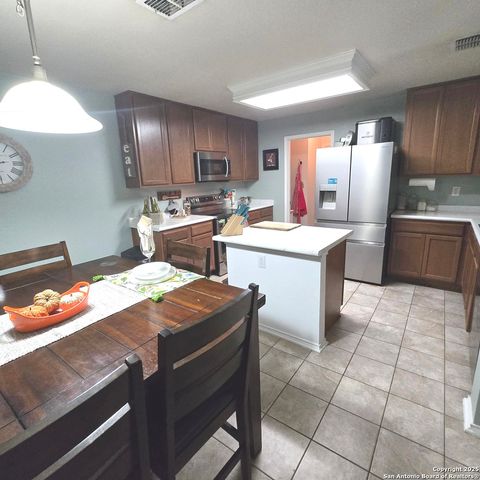 10015 Del Lago, San Antonio, TX 78245