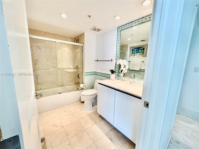 1800 N Bayshore Dr 1801, Miami, FL 33132