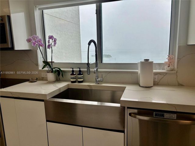 1800 N Bayshore Dr 1801, Miami, FL 33132