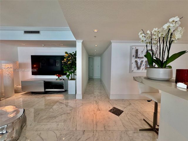 1800 N Bayshore Dr 1801, Miami, FL 33132