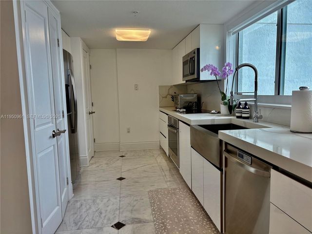 1800 N Bayshore Dr 1801, Miami, FL 33132