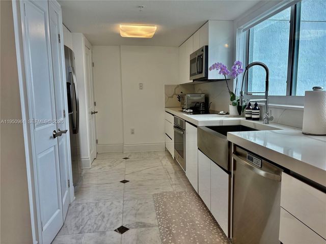 1800 N Bayshore Dr 1801, Miami, FL 33132