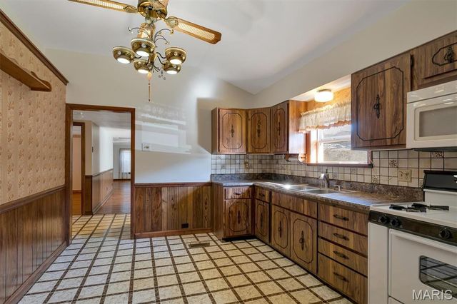 4925 State Road 30, House Springs, MO 63051