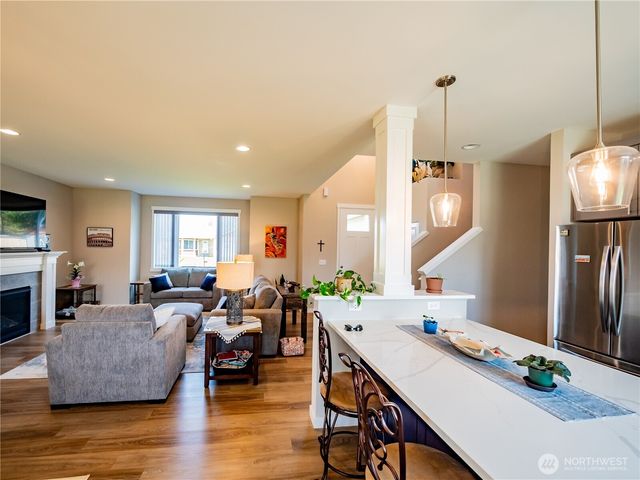 806 CODY Street SE, Rainier, WA 98576