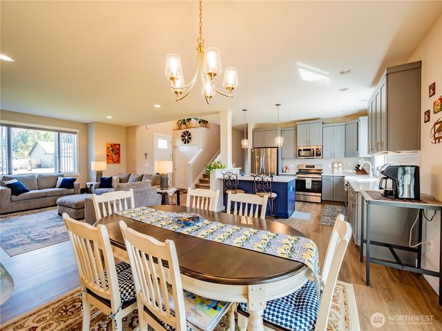 806 CODY Street SE, Rainier, WA 98576