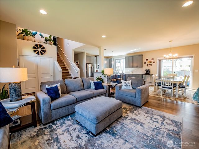 806 CODY Street SE, Rainier, WA 98576