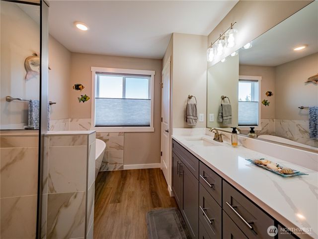806 CODY Street SE, Rainier, WA 98576