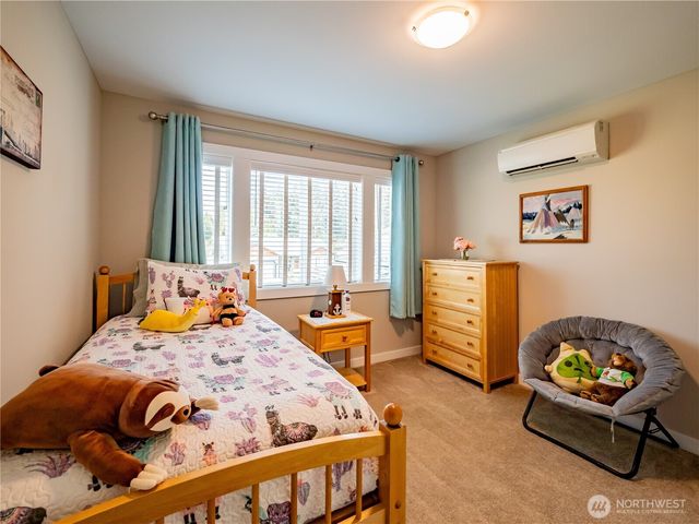 806 CODY Street SE, Rainier, WA 98576