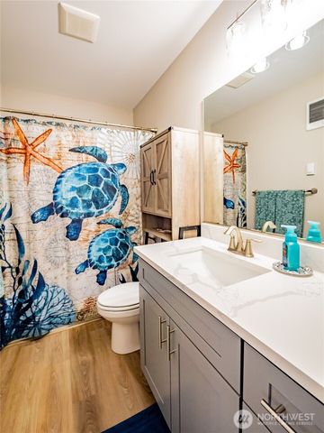 806 CODY Street SE, Rainier, WA 98576