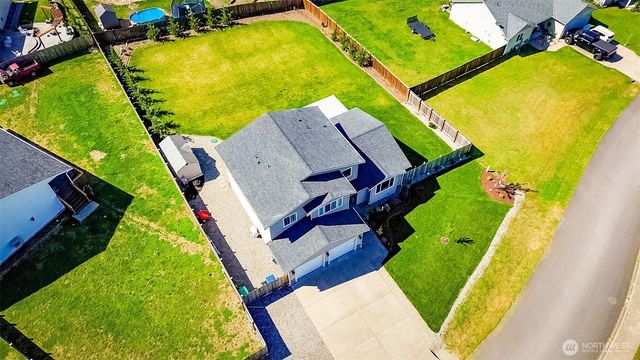 806 CODY Street SE, Rainier, WA 98576