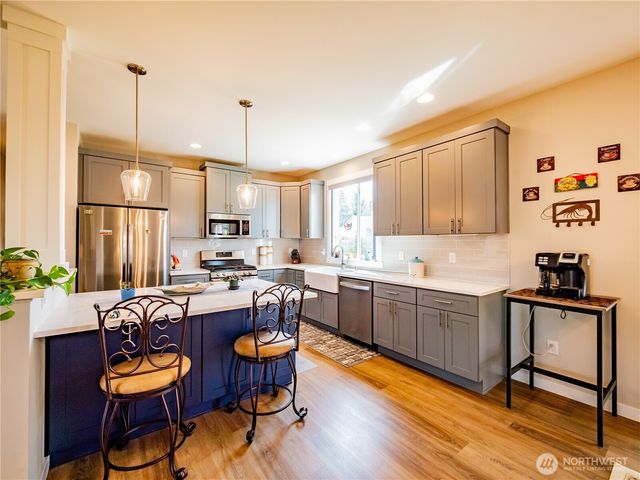 806 CODY Street SE, Rainier, WA 98576