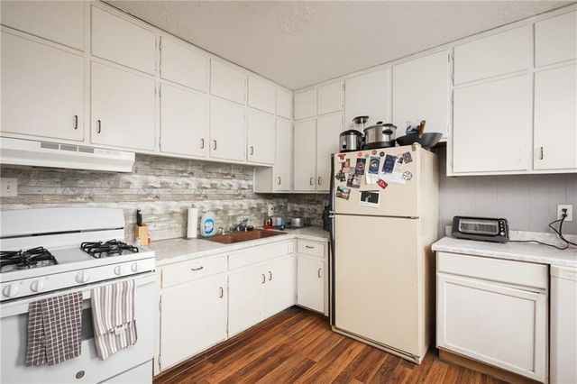 116 W Gay Street, Warrensburg, MO 64093