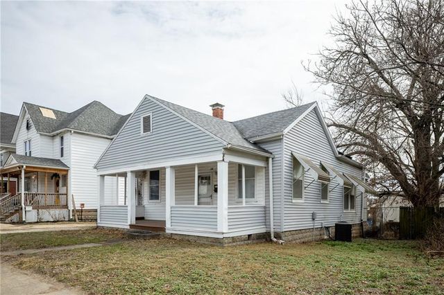 116 W Gay Street, Warrensburg, MO 64093