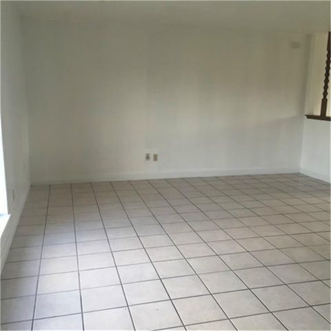 3402 Knotty Oaks Trail, Houston, TX 77045
