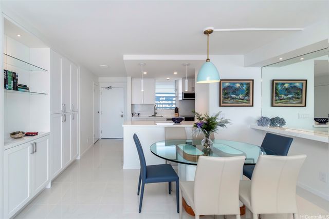 2895 Kalakaua Avenue 1807, Honolulu, HI 96815