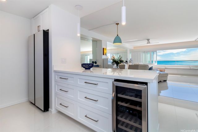 2895 Kalakaua Avenue 1807, Honolulu, HI 96815