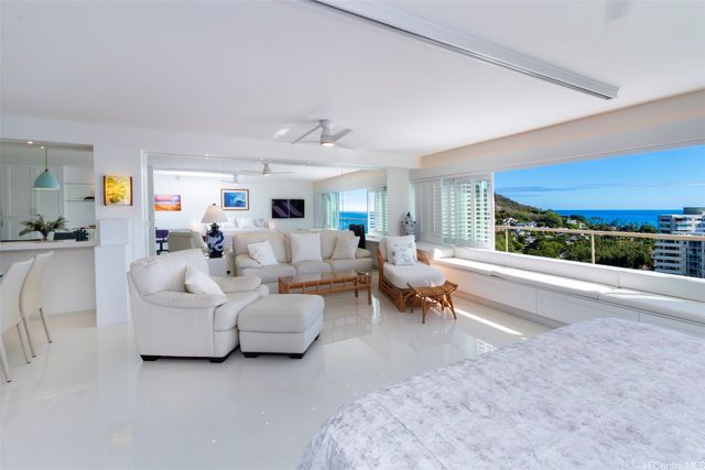 2895 Kalakaua Avenue 1807, Honolulu, HI 96815