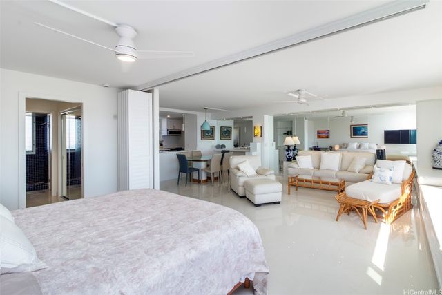 2895 Kalakaua Avenue 1807, Honolulu, HI 96815