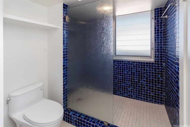 2895 Kalakaua Avenue 1807, Honolulu, HI 96815