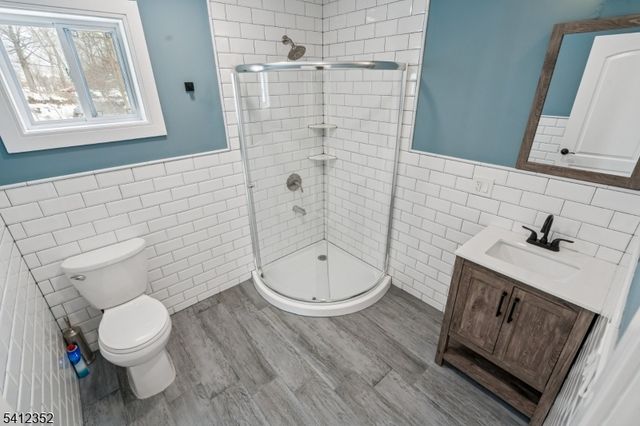 13 Roger Ave, Wanaque Boro, NJ 07420