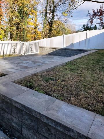 13 Roger Ave, Wanaque Boro, NJ 07420