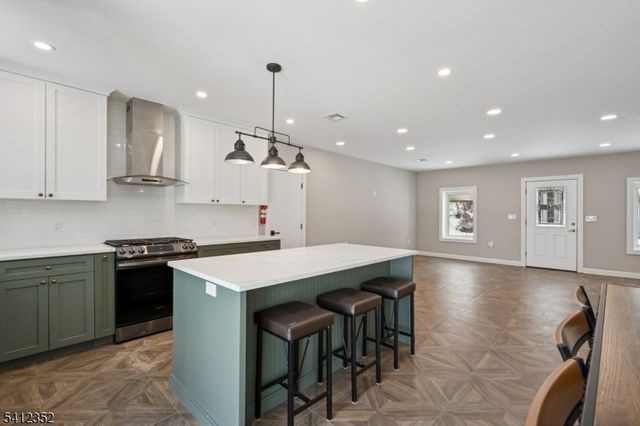 13 Roger Ave, Wanaque Boro, NJ 07420