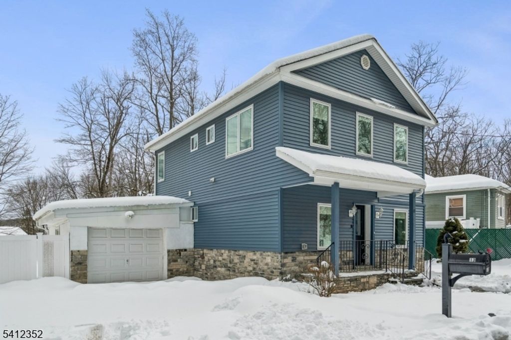 13 Roger Ave, Wanaque Boro, NJ 07420