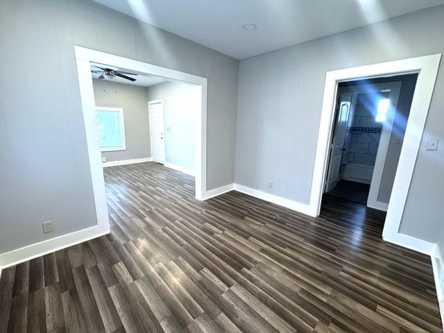 907 E Jackson Street, El Campo, TX 77437