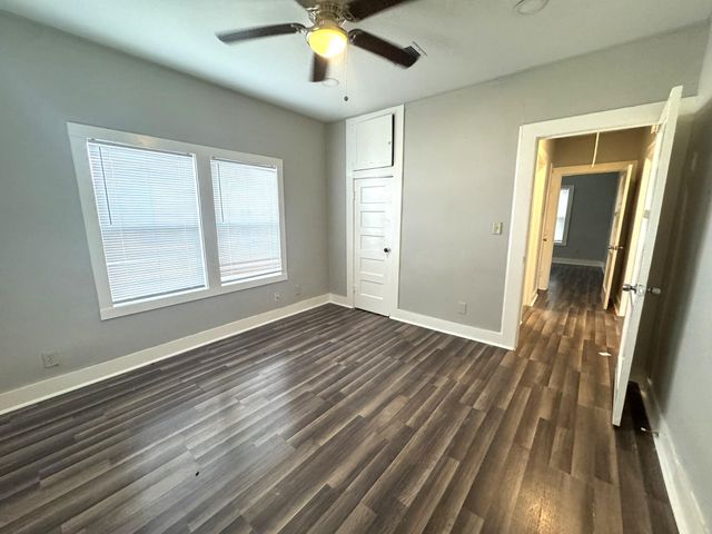 907 E Jackson Street, El Campo, TX 77437