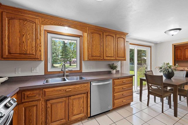 3464 GOLF DRIVE, Green Bay, WI 54311