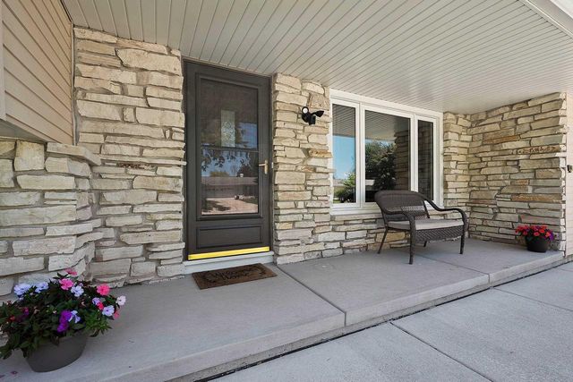 3464 GOLF DRIVE, Green Bay, WI 54311