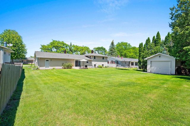 3464 GOLF DRIVE, Green Bay, WI 54311