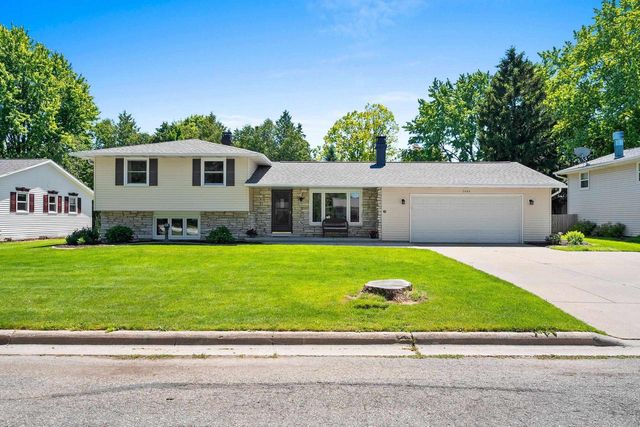 3464 GOLF DRIVE, Green Bay, WI 54311