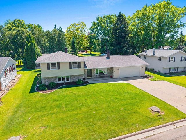 3464 GOLF DRIVE, Green Bay, WI 54311