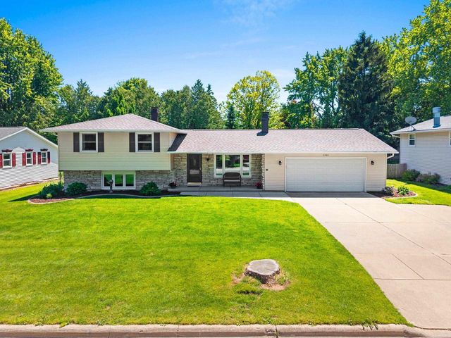 3464 GOLF DRIVE, Green Bay, WI 54311