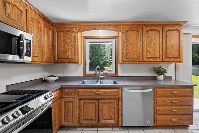 3464 GOLF DRIVE, Green Bay, WI 54311