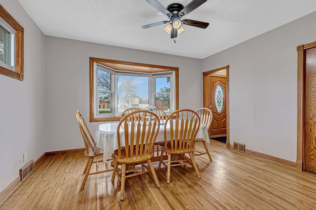 1115 Litchfield Avenue SW, Willmar, MN 56201
