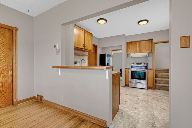 1115 Litchfield Avenue SW, Willmar, MN 56201