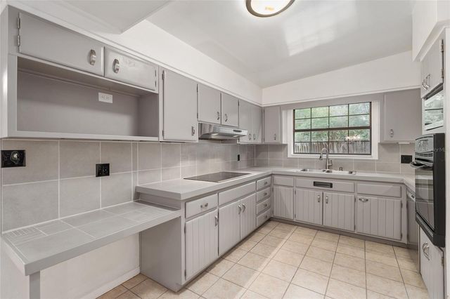 2111 SW 44TH AVENUE, Gainesville, FL 32608