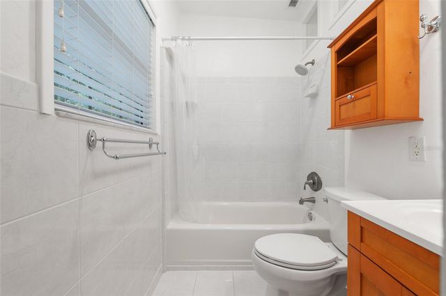 2111 SW 44TH AVENUE, Gainesville, FL 32608